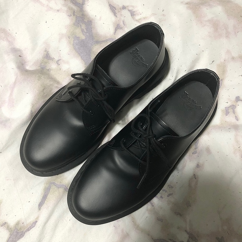 ✨brand new dr.martens 1461 mono✨